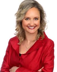 Looking to buy or sell a home? Kelly Wimmer Real Estate Agent Long Foster