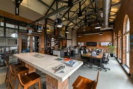 Studio Pka Turns Heritage Building In Mumbai Into Own Architects Studio Architect Contemporary Office Space House Built