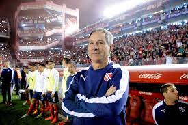 Check out the latest pictures, photos and images of ariel holan. Independiente Barra Bravas Threaten Attempt To Extort Manager Ariel Holan Golazo Argentino