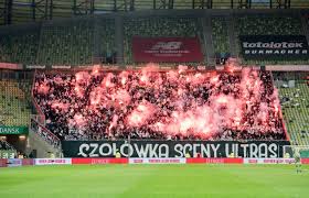 Both teams are currently in the top flight of the polish league system. Magistratas Teismas Privatumas Legia Lechia Yenanchen Com
