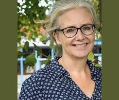 Beatrice Grant's Instagram, Twitter & Facebook