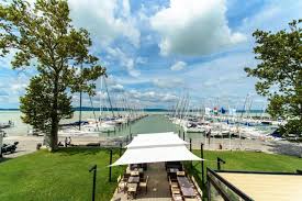 Riesige auswahl an cds, vinyl und mp3s. Bl Yachtclub Apartments Balatonlelle Updated 2021 Prices