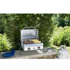 Kompor barbeque portable, cocok buat yang doyan manggang daging atau ikan. Member S Mark Portable Stainless Steel Gas Grill With Cover