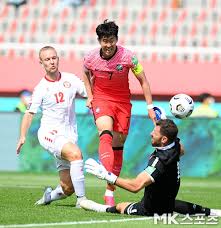 결혼 전부터 un에서 활동했던 할머니이자, 밥스트가 전처와 사별한 후 결혼한 레바논인 후배…인데, 재혼 당시 엘머보다 40살 이상 어렸다! Y2b4bzjfetgb M