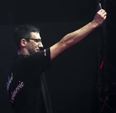 Auf dieser seite finden sie alle dartpfeile, dart flights und anderes zubehör von berühmten dartern. Gerwyn Price Der Meistgehasste Spieler Der Darts Welt Welt