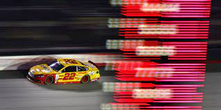 But how does the crew get the tires on and off so fast? Nascar Sprint Cup Series Nascar Stock Engines