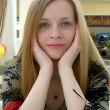 Alice Simons (alicesimons123)