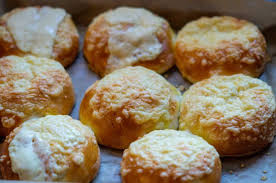 Kasebrotchen Aus Dem Thermomix Rezept Thermomix Fingerfood Thermomix Rezepte Schnelle Brotchen