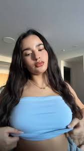 @Petitelatinaaa1s video Tweet