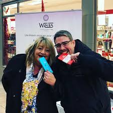 Meme Sil Ne Faisait Pas Chaud Les Tablettes De Chocolatweiss Nont Pas Eu De Repit Merci A Toutes Et A Tous Detre Venus Vous Regaler A La Boutique Malgre Les