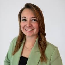 Lisa Huck's Instagram, Twitter & Facebook