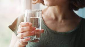 Some glasses are 16 ounces, or more. What Happens To Your Body When You Drink 8 Glasses Of Water A Day Eat This Not That