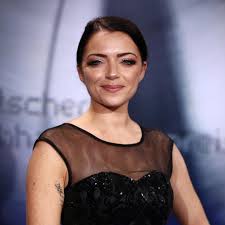 Jetzt wagte merle eine veränderung und präsentierte sich im völlig neuen look. Gzsz Anne Menden Enthullt Versteckte Krankheit Brigitte De