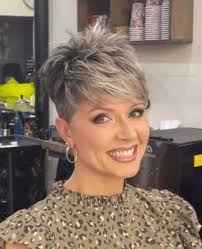 Who can do a messy pixie cut with color in Lee's Summit?