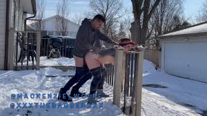 Public Sex in the Snow for everyone to Watch - Pornhub.com