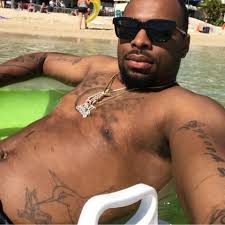 What are solid mic'd up plays for trios in Warzone?