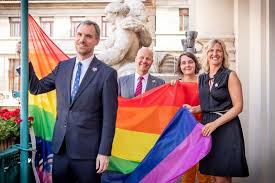 The blazon given by the eu in 1996 describe the design as: Prague Pride Oslava Jinakosti Profant