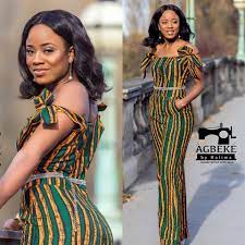 Bien le bonsoir à vous, en cette belle soirée j'aimerais partager avec vous 20 jolies modèles de robes en pagne. Models De Pagnes Hommes Et Femmes Mode ÙÙŠØ³Ø¨ÙˆÙƒ