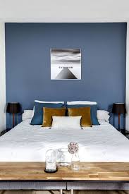 En Video Un Appart Avec Vue Aux Univers Mixes Deco Chambre Parental Deco Chambre Deco Chambre Bleu