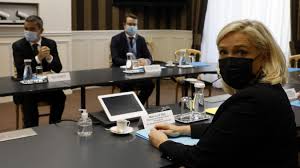 Grand moment de solitude pour marine #lepen, prise en flagrant délit de #fakenews sur l'immigration (video). Laicite Immigration Securite Marine Le Pen Et Gerald Darmanin Se Mesurent Avant 2022