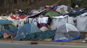 Thành viên hội đồng thành phố Charlotte, NC đề xuất hình phạt hình sự cho hành vi quyên góp cho người vô gia cư - ABC11 Raleigh-Durham