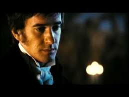 Il est très présent dans le film, moins que dans le téléfilm je crois. Orgueil Et Prejuges Bande Annonce 2 Francais Youtube