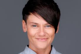 Meet Northern Ireland woman who went from £4 in bank to earning annual  salary in week