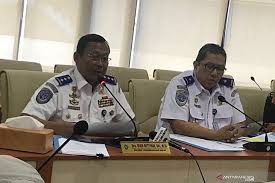 Kedua, bantuan subsidi gaji akan dilanjutkan di kuartal pertama tahun depan, ujar airlangga. Kemenhub Catat 9 225 Angkutan Barang Melebihi Muatan