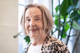 Pussy Riot, Dorothy Arzner, Beweggrund: Berner Ausgehtipps