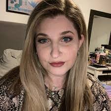 Abby Weis's Instagram, Twitter & Facebook