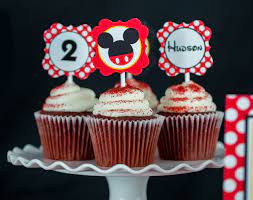 A simple way how to make mickey mouse cupcake toppers without any special tools! Mickey Mouse Cupcake Toppers Printable Studio
