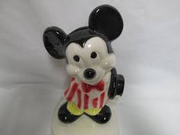 Super angebote für mickey mouse figurine hier im preisvergleich. Vintage Mickey Mouse Figurine 1978 Porcelain 50th Anniversary Usa Carol S True Vintage And Antiques