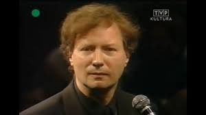 Marek grechuta is a polish singer and songwriter who was born in 1945 in zamość and died in 2006 in krakow. Marek Grechuta Niepewnosc Youtube