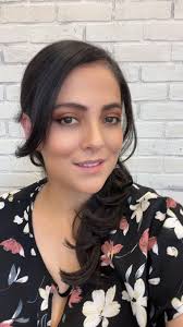 Hello Guys ! I try to do nice Resume. I like this photo but i feel my  breast is to much here. I want to do professional but i dont know how