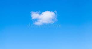 Una Pequeña Nube Blanca En El Cielo Azul Claro Imagen de archivo ...