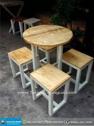 Bangku ini juga bisa kita pakai untuk bangku santai ditaman depan rumah ataupun di. Set Kursi Cafe Minimalis Kursi Meja Makan Kursi Makan Kursi
