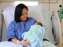 Bersalin adalah satu proses yang sangat menyakitkan dan memenatkan. 5 Tips Supaya Jahitan Cepat Kering Pasca Melahirkan