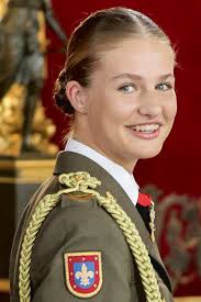 Fernando Almansa: «A los Presidentes se los deja mucho más en paz que a la  Familia Real»