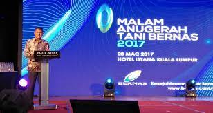 This is presiden dan ketua pegawai eksekutif merck malaysia by revon media on vimeo, the home for high quality videos and the people who love them. Bernas On Twitter En Abdul Karim Md Lassim Ketua Pegawai Eksekutif Sedang Menyampaikan Ucapan Di Matb17