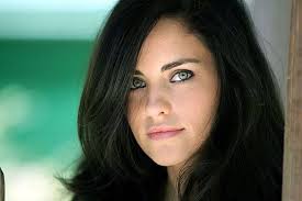 Makeup For Green Eyes And Black Hair Black Hair Green Eyes Black Hair Green Eyes Girl Makeup For Green Eyes