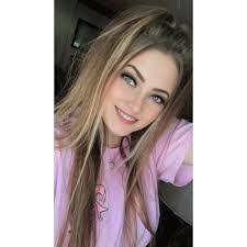 Kathy Gratton's Instagram, Twitter & Facebook