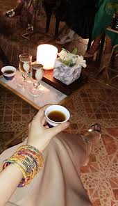 pin by mera on cool words instagram ideas photography coffee magazine girl hand pic