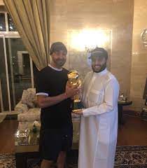 استقطبت مشاركة الأميرة سارة بنت مشهور بن عبد العزيز زوجة ولي العهد السعودي الأمير محمد بن سلمان، في فعالية ثقافية نظمت في المملكة الأربعاء، اهتمام مستخدمي شبكات التواصل الاجتماعي ووسائل الإعلام العربية والدولية على حد سواء. ØªØ±ÙƒÙŠ Ø¢Ù„ Ø§Ù„Ø´ÙŠØ® ÙŠÙ†Ø´Ø± ØµÙˆØ±ØªÙ‡ Ù…Ø¹ Ù…Ø­Ù…Ø¯ Ø¨Ù† Ø²Ø§ÙŠØ¯ Ø¨Ù€ ÙƒØ§Ø³ Ø§Ù„ØºØ§Ù„ÙŠ ÙˆÙ…ØºØ±Ø¯ÙˆÙ† ÙŠØ¹Ù„Ù‚ÙˆÙ† Cnn Arabic