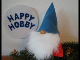 Wichtel Weihnachtsmann Nikolaus Basteln Aus Stoff Fleecedecke Kunstfell Und Walnuss Youtube Weihnachtsbasteln Nikolaus Basteln Weihnachtsdeko Basteln