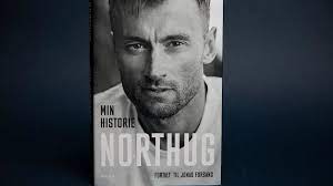 Detta är berättelsen om en av skidsportens främsta och mest kontroversiella ikoner. All About Petter Northug Boka