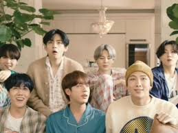 Maybe you would like to learn more about one of these? Put Together A Date Night And We Ll Tell You Which Bts Member Would Kiss You Under The Mistletoe On Christmas Pinkvilla