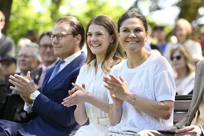 Daniel har bestämt sig om Estelle – bakom stängda dörrar | Svensk Damtidning