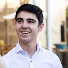 Lorenzo Escobar's Instagram, Twitter & Facebook