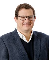 Leading General surgeon Mr James D Smith