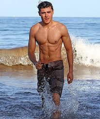 Baywatch just hit theaters, and it seems as though zac efron's newly developed physique has created a bigger reaction than the flick itself. Plano De Dieta De Rotina De Treino De Zac Efron